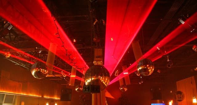 Клубные лазеры для дискотек и вечеринок
